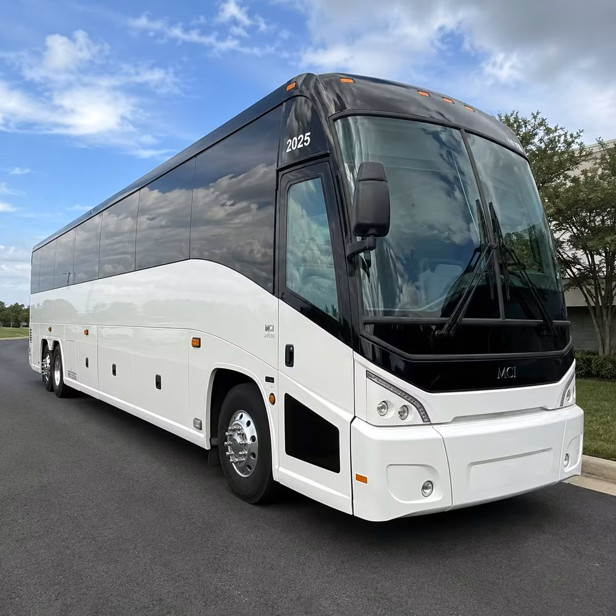 charter buses and party buses to climate pledge arena in seattle