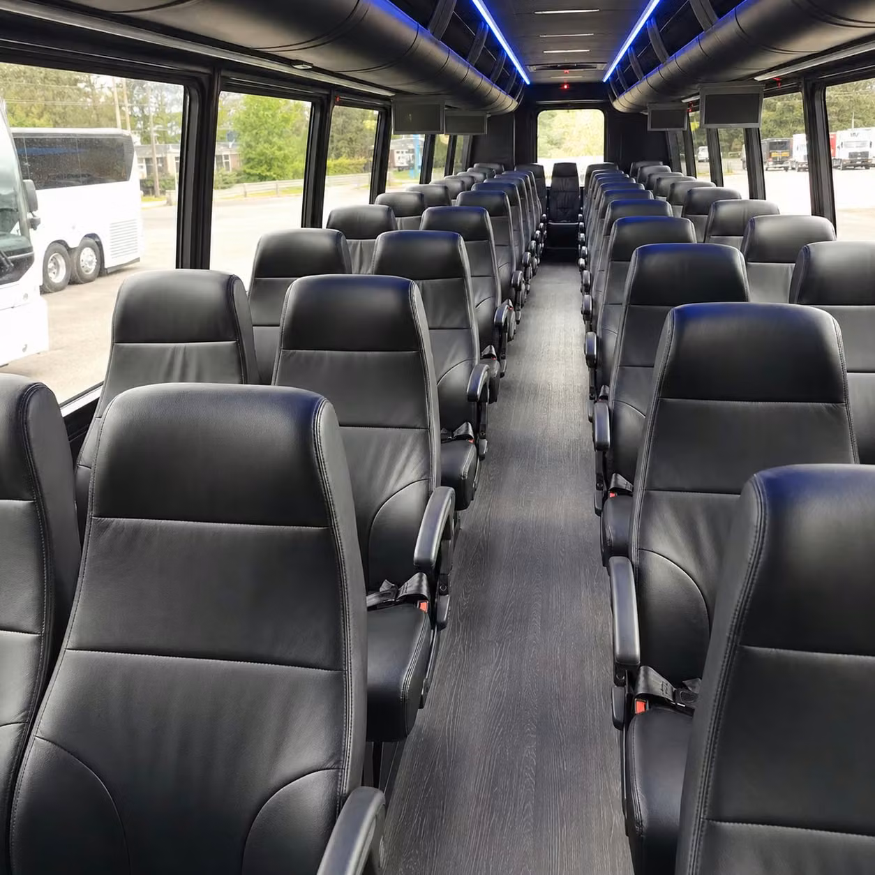 seattle 28 passenger minibus rental