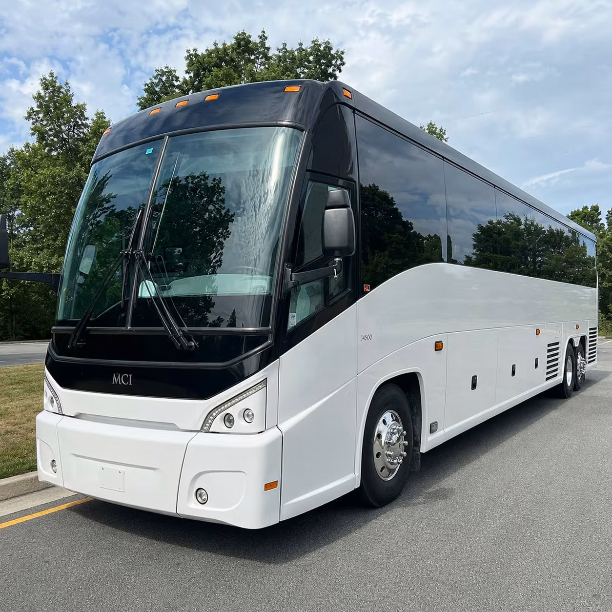 seattle to spokane bus rentals that cross the cascades in comfort